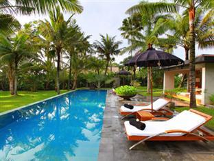 Villa Valentine Kuta  Exterior photo